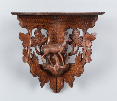 Lot 11 - BLACK FOREST WALL BRACKET
