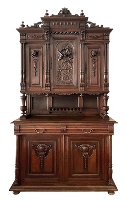 Lot 8 - Franse Henri II gesneden walnoten buffet à deux corps, ca. 1880