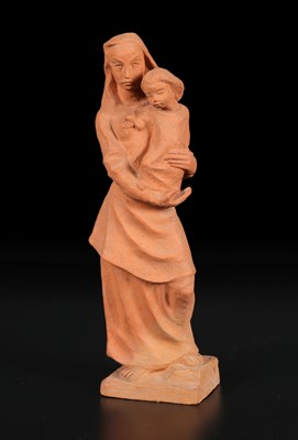 Lot 158 - Keramische figuur van de Madonna en Kind door Sjef Eymael (1921–2007)