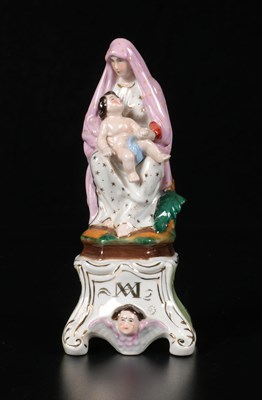 Lot 81 - Porseleinen beeld van de Madonna met Kind, Vieux Paris. ca. 1850.