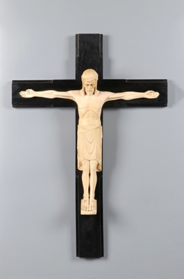 Lot 130 - Art Deco Ceramic Corpus Christi on Lacquered Wooden Cross