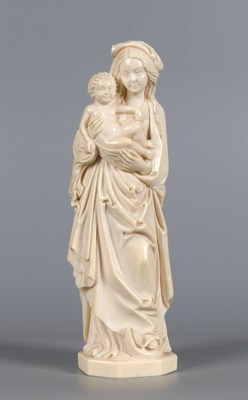 Lot 161 - Gesneden ivoren beeld van Madonna met Kind, Frankrijk, begin 19e eeuw