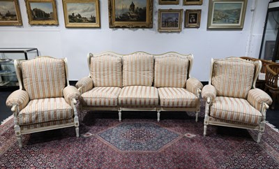 Lot 8b - Franse sofa met twee fauteuils, Louis XVI-stijl.