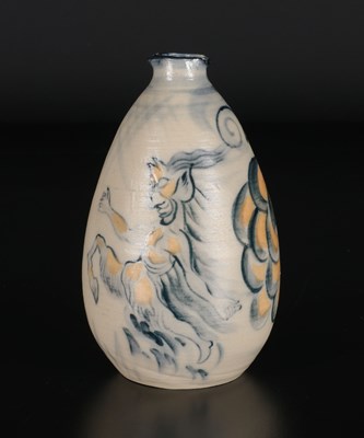 Lot 29 - Vaasje met mythologische voorstelling, De Sphinx Maastricht