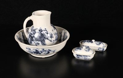Lot 75 - Vierdelig lampetstel, decor ‘Appel’, Société Céramique