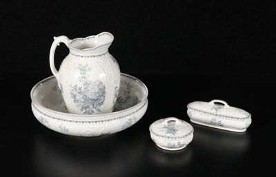 Lot 77 - Vijfdelig lampetstel, decor ‘Boules de Neige’, Société Céramique