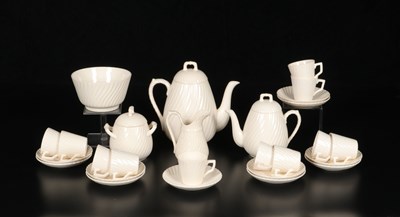 Lot 205 - 27-delig aardewerk servies, Petrus Regout