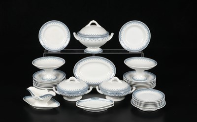 Lot 207 - 35-delig kinderservies, decor ‘Bordure’, Petrus Regout & Co