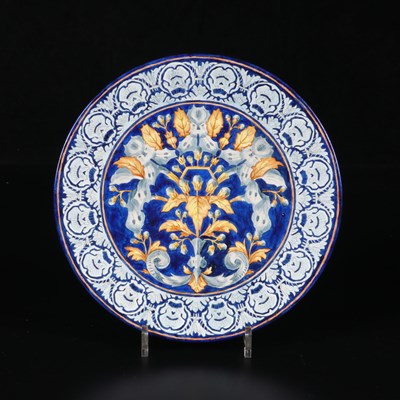 Lot 107 - Schotel met bloemdecor, Société Céramique.