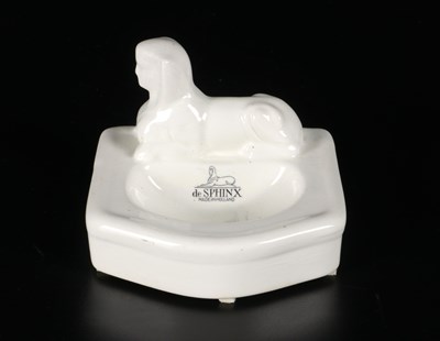 Lot 115 - Zeepbakje in de vorm van een Sphinx, De Sphinx