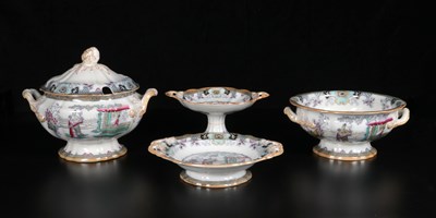 Lot 155 - Vier divere serviesdelen, decor 'Canton', Petrus Regout