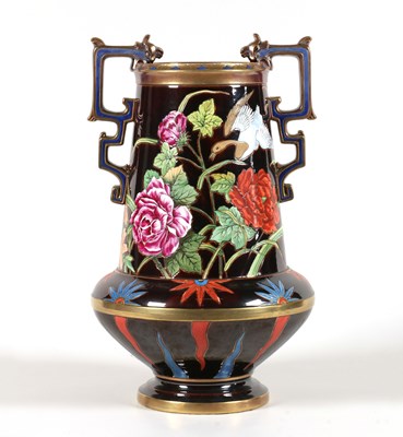 Lot 193 - Grote vaas met kraanvogels en bloemen, Société Céramique