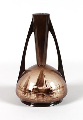 Lot 79 - Vaas met zeilschepen, Société Céramique, Maastricht