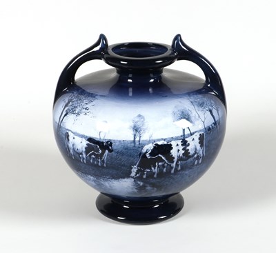 Lot 194 - Siervaas met weidelandschap en vee, Henri Breetvelt, Société Céramique