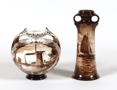 Lot 123 - Twee aardewerk vazen met Hollandse taferelen, Société Céramique