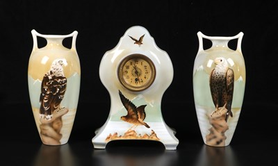 Lot 209 - Driedelig Klokstel met adelaar, ontwerp Henri Breetvelt, , Société Céramique