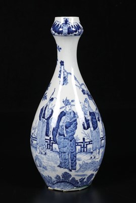 Lot 221 - Knobbelvaas met chinoiserie decor, Mosa Maastricht
