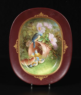 Lot 234 - Ovale schotel met vogelnestje, Petrus Regout