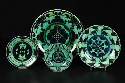 Lot 241 - Vier wandborden met oosterse decors, De Sphinx