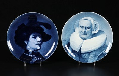 Lot 124 - Twee borden met portretten naar Rembrandt, Henri Breetvelt, Société Céramique