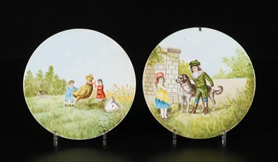 Lot 252 - Twee borden met kinderentaferelen, Société Céramique