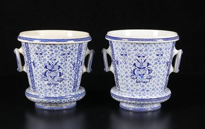 Lot 271 - Paar Tweedelige cachepots met bloem decor, Société Céramique