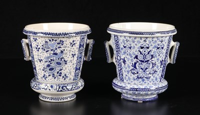 Lot 272 - Tweedelige cachepots met floraal en vogelmotief, Société Céramique