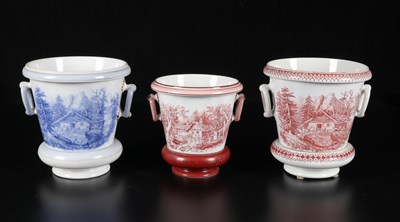 Lot 128 - Drie cachepots met berglandschapdecor, Petrus Regout