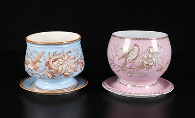 Lot 302 - Twee cachepots met vogels, Petrus Regout en Société Céramique