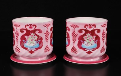 Lot 309 - Twee cachepots op onderschotel, decor ’5041’ Petrus Regout & Co.