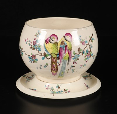 Lot 312 - Cachepot met decor 'Parkiet', Frédéric Regout