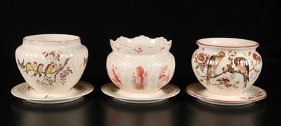Lot 313 - Drie cachepots op onderschotel, Petrus Regout & Co.