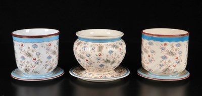 Lot 315 - Drie cachepots op onderschotel met decor '200', Petrus Regout