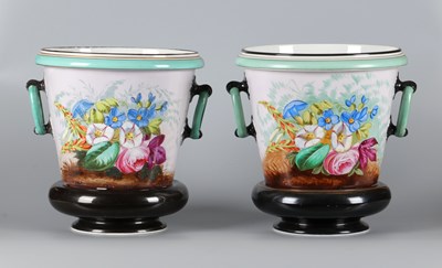 Lot 169 - Paar tweedelige cachepots met bloemendecor, Petrus Regout