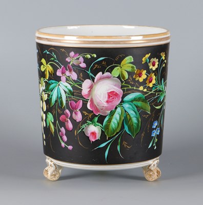 Lot 351 - Cachepot met bloemendecor, Petrus Regout