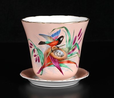 Lot 360 - Cachepot met vogel in nest, Petrus Regout