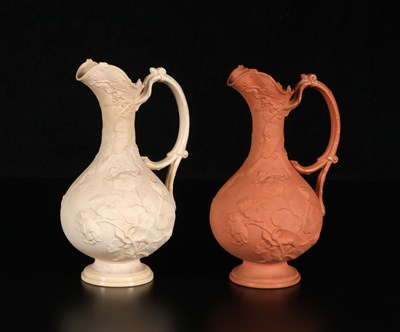 Lot 362 - Twee koelkruiken met reliëfdecor van bloemen, Petrus Regout