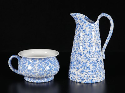 Lot 374 - Waterkan en po, decor 'Pompadour', Société Céramique