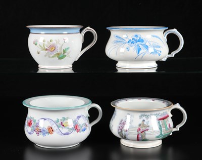Lot 88 - Vier diverse nachtspiegels décor ‘Dago’, Canton e.a., Petrus Regout