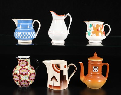 Lot 403 - Vijf roomkannen en een koffiepot, Petrus Regout