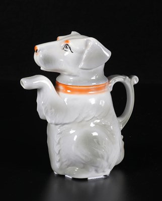 Lot 419 - Theepot in de vorm van een zittende hond, Mosa Maastricht