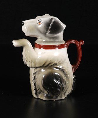 Lot 420 - Theepot in de vorm van een zittende hond, Mosa Maastricht