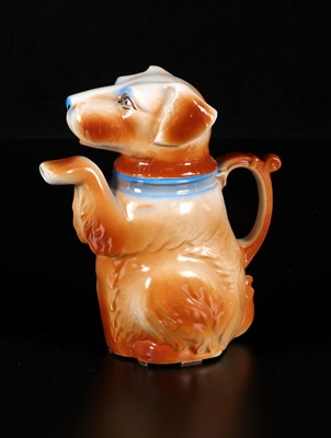 Lot 421 - Theepot in de vorm van een zittende hond, Mosa Maastricht