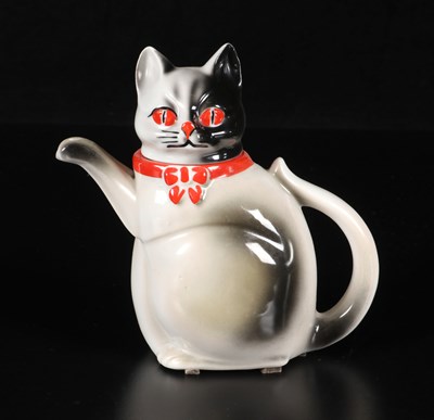 Lot 426 - Theepot in de vorm van een kat, Mosa Maastricht