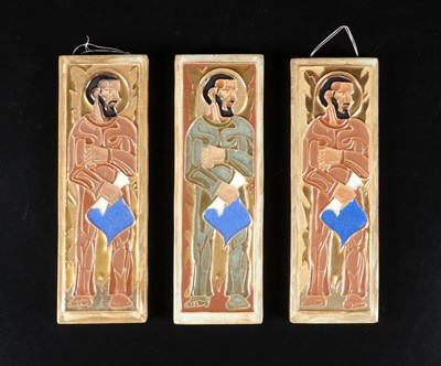 Lot 431 - Drie menukaarten met een heilige figuur, ontwerp W.J. Rozendaal, Société Céramique
