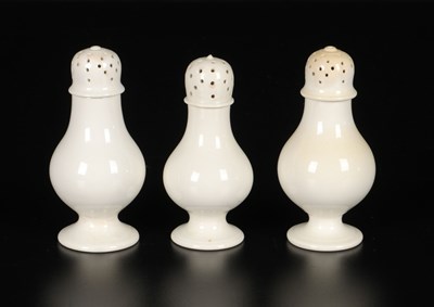 Lot 443 - Drie zoutstrooiers, Petrus Regout
