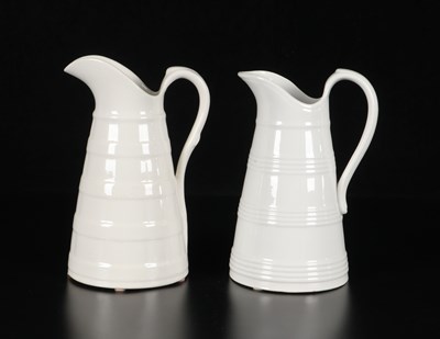 Lot 452 - Twee waterkannen, Petrus Regout en Société Céramique
