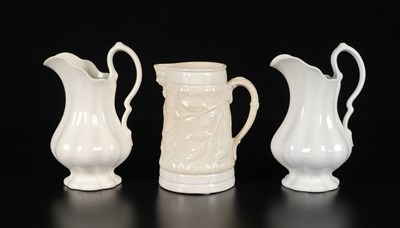 Lot 453 - Drie schenkkannen, Petrus Regout & Société Céramique
