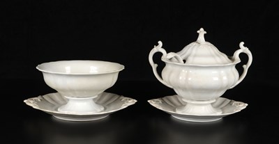Lot 458 - Soepterrine en tazza, Petrus Regout