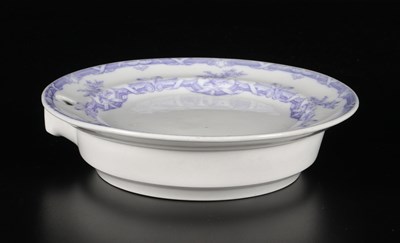 Lot 462 - Warmhoudschaal of rechaud met decor ‘Alhambra’, Petrus Regout
